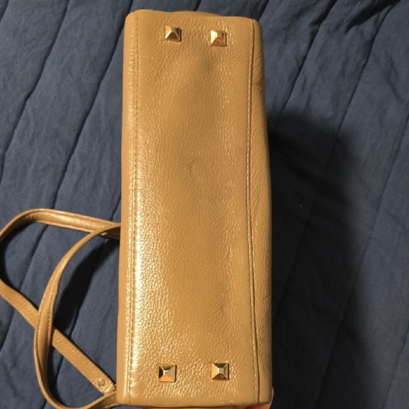 Kate Spade Tan Leather Shoulder Bag with Gold Accents - Picture 3 of 12